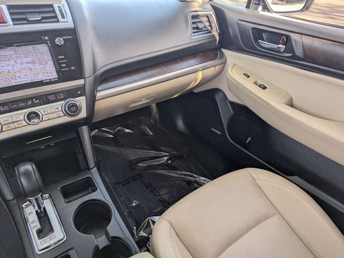 Used 2016 Subaru Outback 3.6R Limited image 19