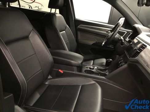 Used 2021 Volkswagen Atlas Cross Sport SE image 37