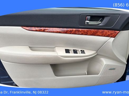 Used 2010 Subaru Legacy 3.6R Limited image 11