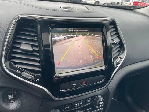 Used 2019 Jeep Cherokee Limited AWD/4WD image 22