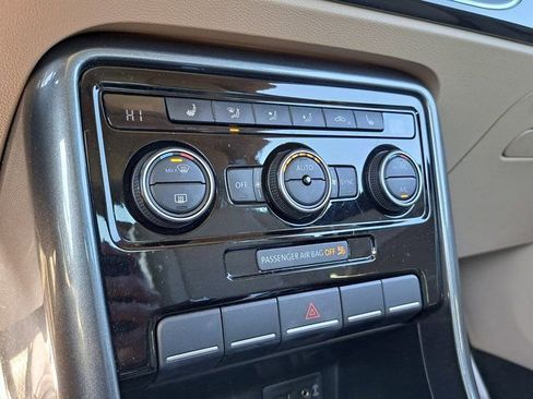 Used 2018 Volkswagen Beetle 2.0T SE image 15