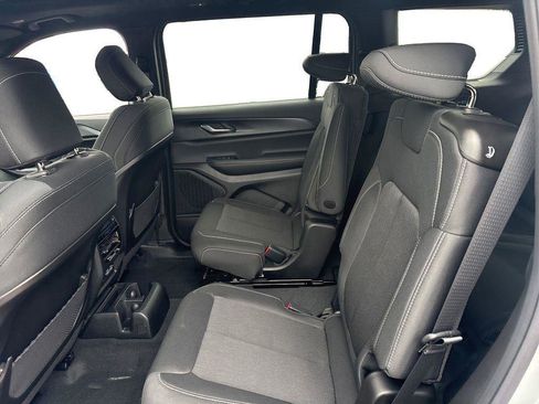 New 2026 Jeep Grand Cherokee L 4WD image 10