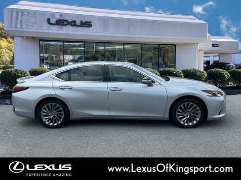 Used 2024 Lexus ES 300h Ultra Luxury w/ Accessory Package (Z1) FWD image 6