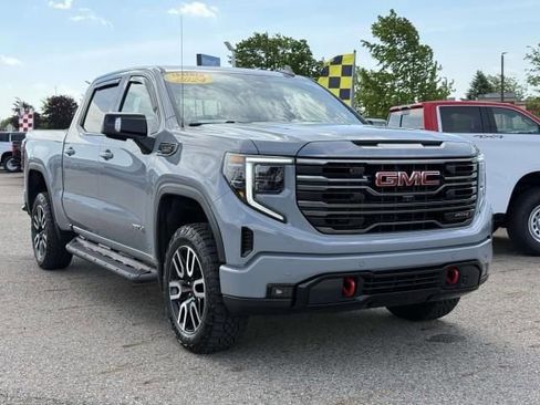 Used 2024 GMC Sierra 1500 AT4 w/ Technology Package AWD/4WD image 4