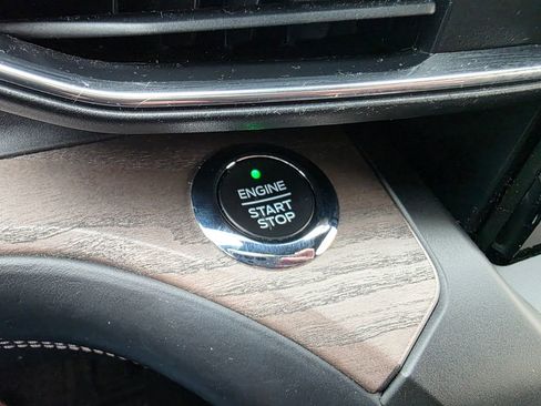 Used 2020 Ford Explorer Platinum w/ Premium Technology Package image 16