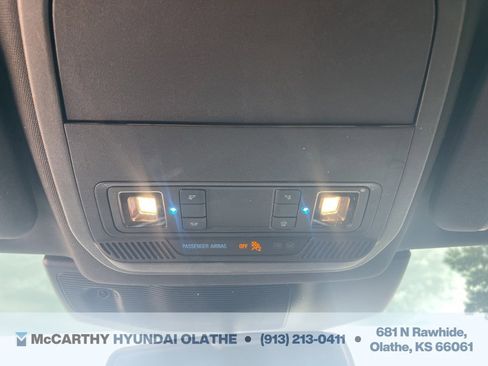 Used 2020 Ford Explorer Limited image 32