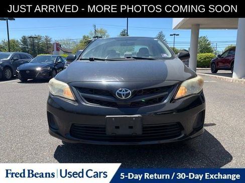 Used 2011 Toyota Corolla LE FWD image 2