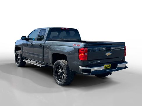 Used 2018 Chevrolet Silverado 1500 LT w/ All Star Edition image 3