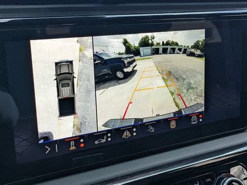 Used 2024 GMC Sierra 1500 AT4 w/ Technology Package AWD/4WD image 30