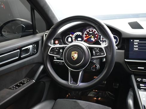 Used 2023 Porsche Cayenne GTS image 18