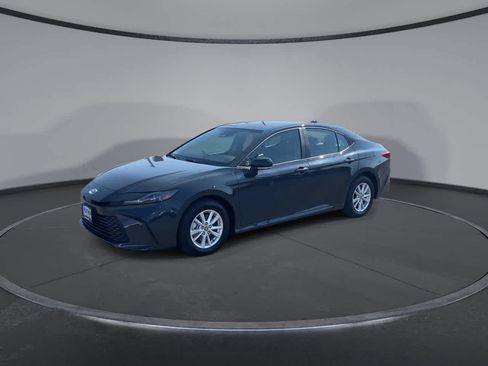 Used 2025 Toyota Camry LE w/ Convenience Package AWD/4WD image 5