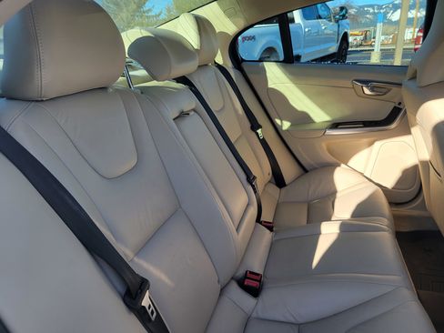 Used 2015 Volvo S60 T5 Platinum image 15