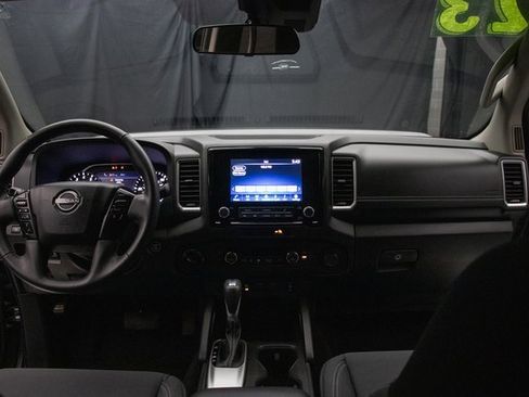 Used 2023 Nissan Frontier SV w/ SV Convenience Package image 21