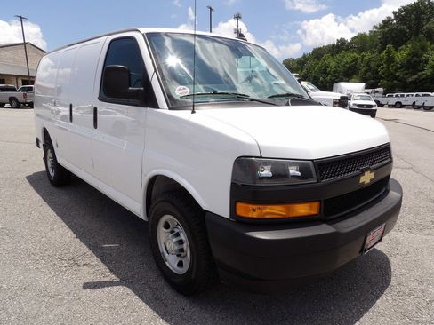 Used 2021 Chevrolet Express 2500 image 11