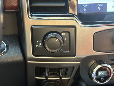 Used 2022 Ford F250 Platinum w/ FX4 Off-Road Package image 20
