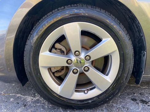 Used 2015 Dodge Dart SXT image 15