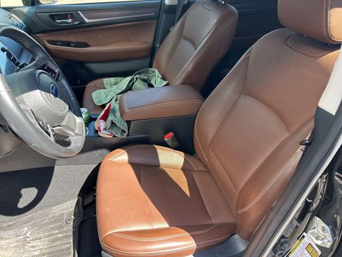 Used 2018 Subaru Outback 2.5i Touring AWD/4WD image 3