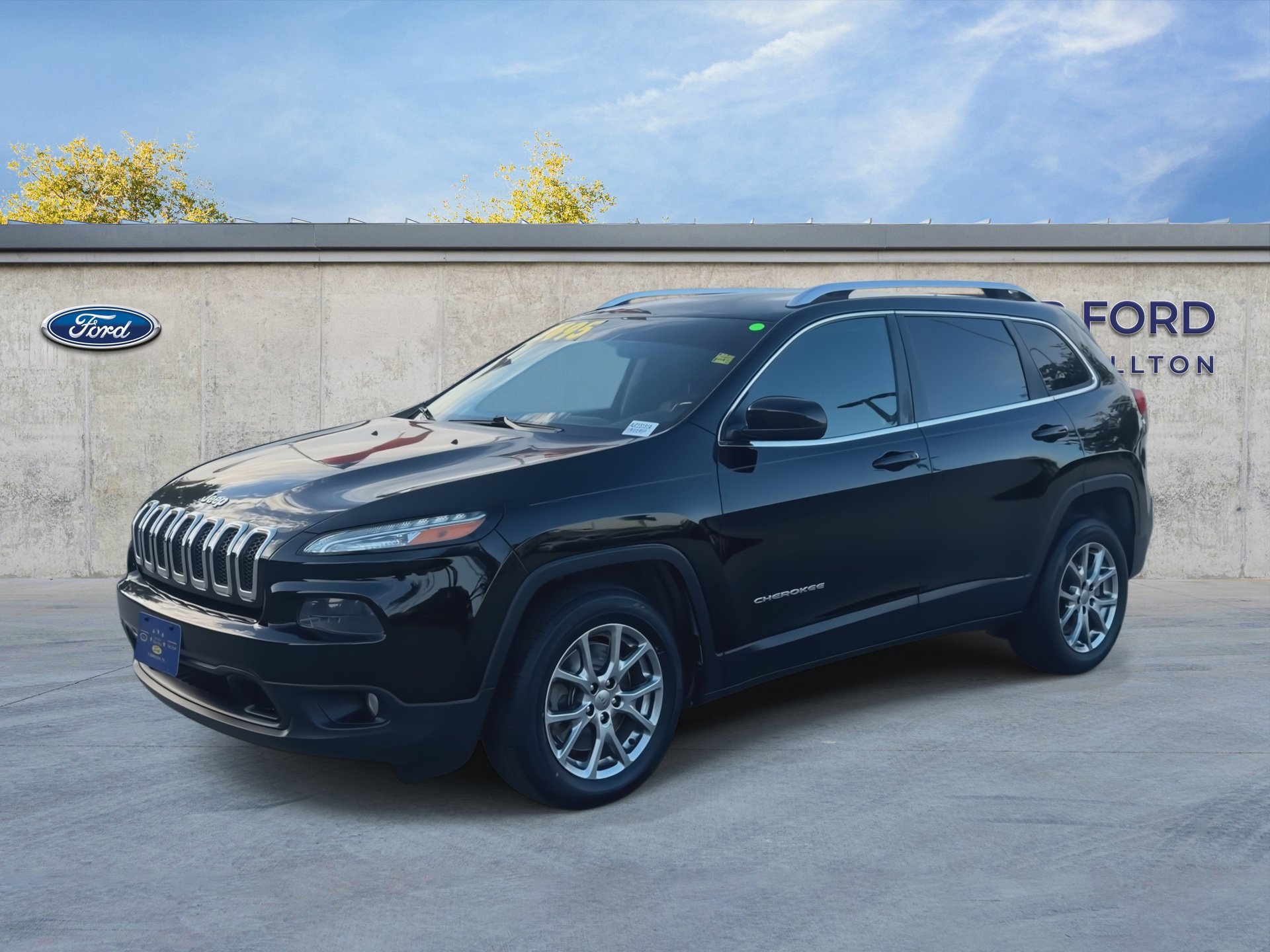 Used 2018 Jeep Cherokee Latitude Plus FWD image 4