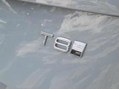 New 2026 Volvo XC90 T8 Ultra w/ Protection Package Premier