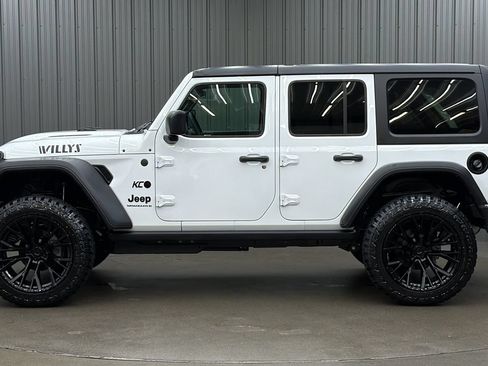 Used 2026 Jeep Wrangler Unlimited Sport AWD/4WD image 2