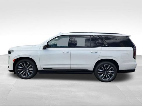 Used 2023 Cadillac Escalade Sport Platinum w/ Heavy-Duty Trailer Package AWD/4WD image 2