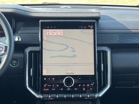 Used 2025 GMC Acadia Elevation image 19