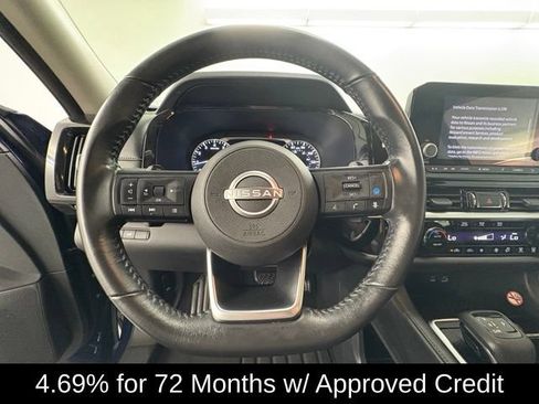 Used 2025 Nissan Pathfinder SV FWD image 19