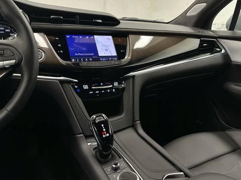 Used 2025 Cadillac XT6 Premium Luxury w/ Platinum Package AWD/4WD image 29