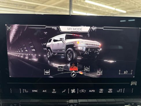 Used 2025 GMC Hummer EV 3X w/ LPO, Illumination Package AWD/4WD image 23