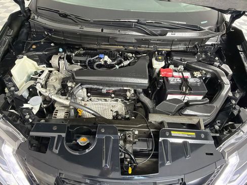 Used 2018 Nissan Rogue SV image 26