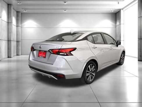 Used 2021 Nissan Versa SV image 7
