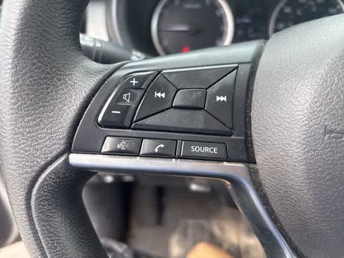 Used 2020 Nissan Kicks S image 11