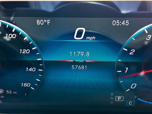 Used 2021 Mercedes-Benz GLB 250 4MATIC image 30