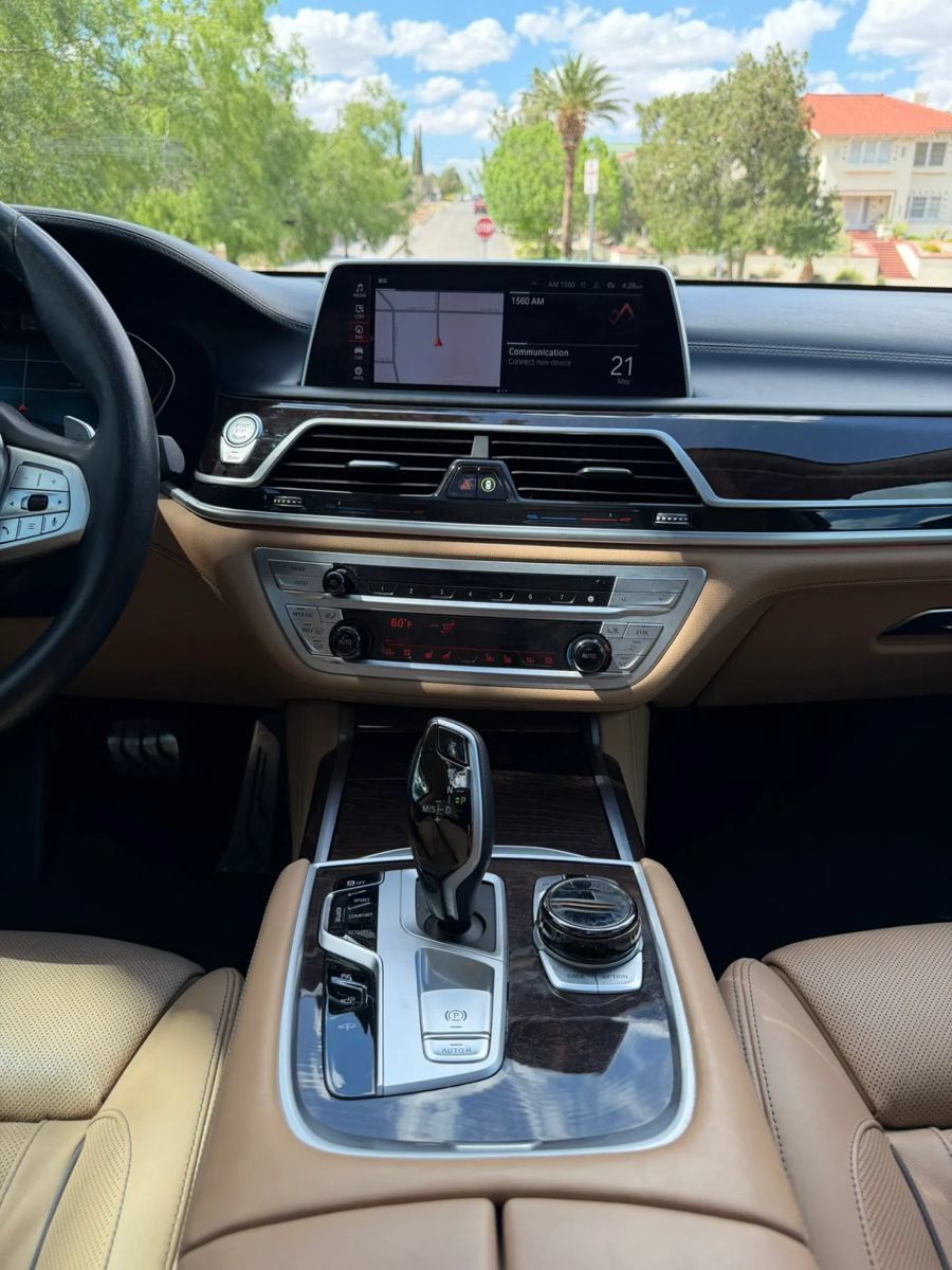 Used 2022 BMW 740i w/ Premium Package RWD image 14