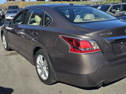 Used 2015 Nissan Altima 2.5 SL w/ Moonroof Package image 14