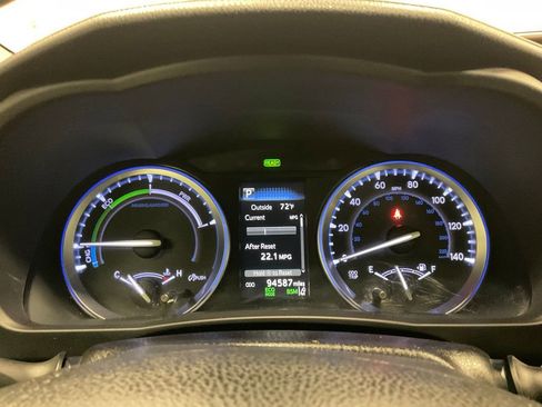 Used 2018 Toyota Highlander Limited Platinum AWD/4WD image 2