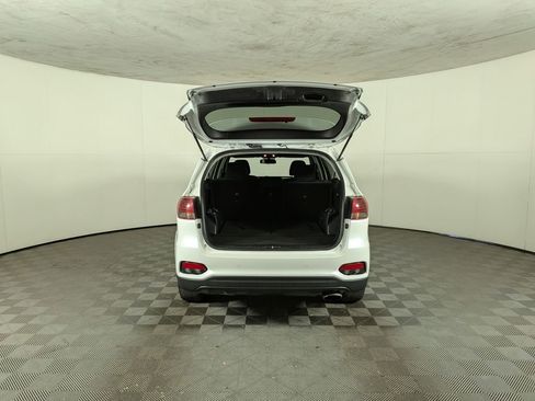 Used 2020 Kia Sorento S image 9