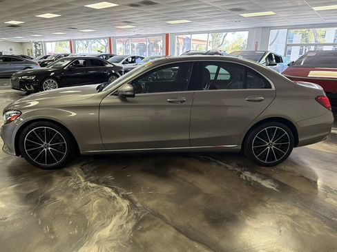 Used 2019 Mercedes-Benz C 300 Sedan w/ Premium Package image 5