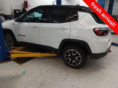 Used 2024 Jeep Compass Trailhawk image 3