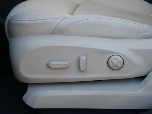 Used 2019 Buick Envision Premium w/ Driver Confidence Package image 13