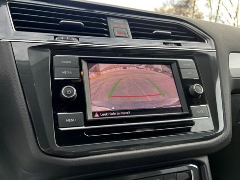 Used 2020 Volkswagen Tiguan S image 42