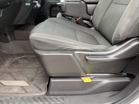 Used 2022 Chevrolet Silverado 2500 Custom w/ Custom Value Package AWD/4WD image 26