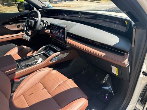 New 2026 Lincoln Nautilus Reserve AWD/4WD image 15