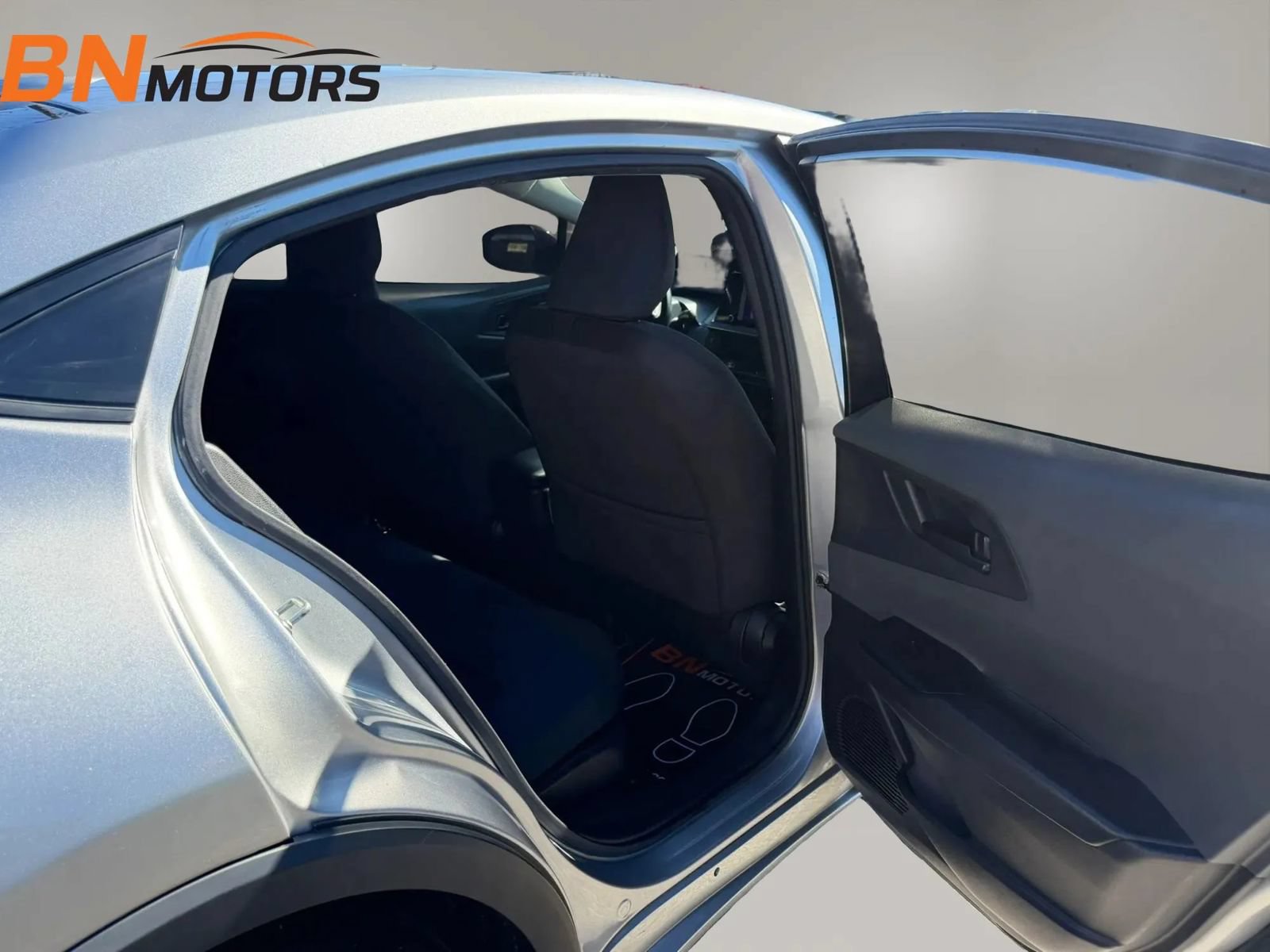 Used 2023 Toyota Prius LE FWD image 16