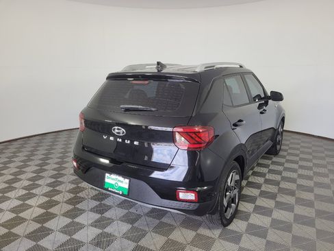 Used 2021 Hyundai Venue SEL w/ Premium Package FWD image 9