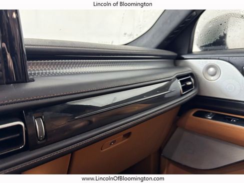 Certified 2025 Lincoln Aviator Black Label w/ Jet Appearance Package image 49