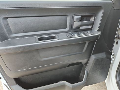 Used 2018 RAM 1500 Express image 12