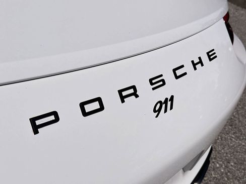 Used 2017 Porsche 911 Carrera image 10
