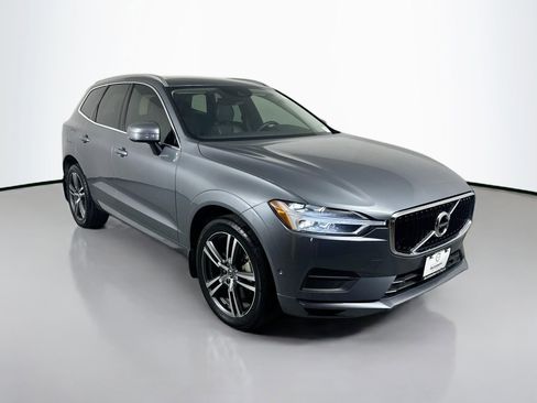 Used 2018 Volvo XC60 T6 Momentum w/ Convenience Package image 3