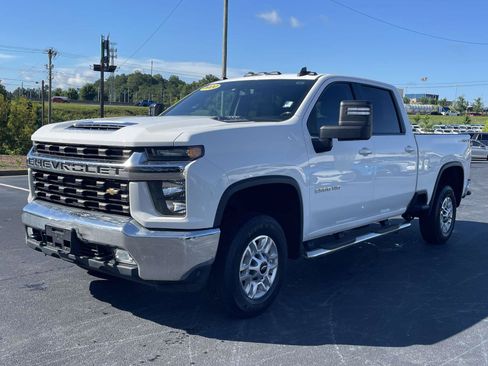 Used 2020 Chevrolet Silverado 2500 LT w/ Convenience Package AWD/4WD image 3